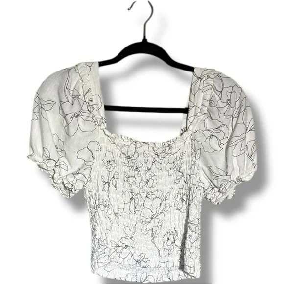 Monteau Los Angles White & Black Floral Line Pattern Puff Sleeves Smocked Blouse - Picture 8 of 16